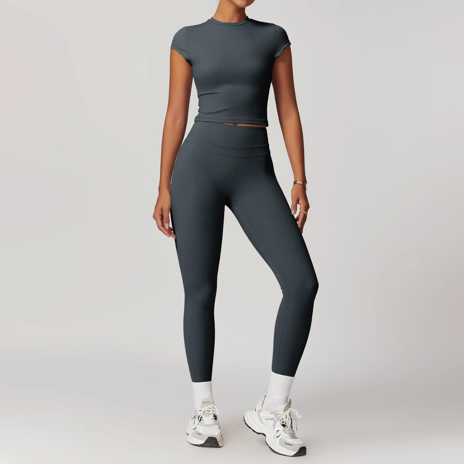 2-Piece Seamless Yoga and Fitness Set