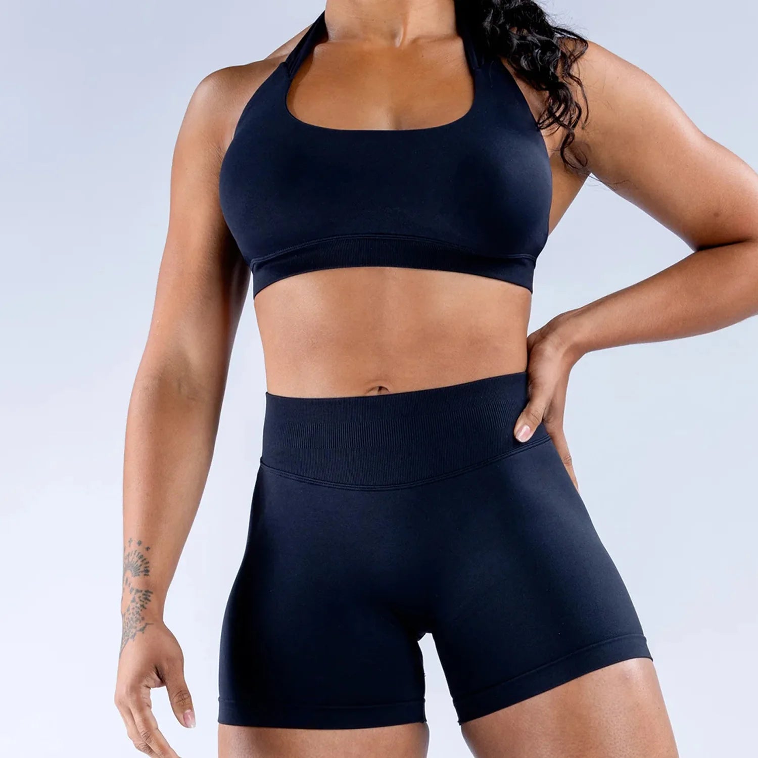 Seamless Halter Sports Bra – Open Back Crop Top