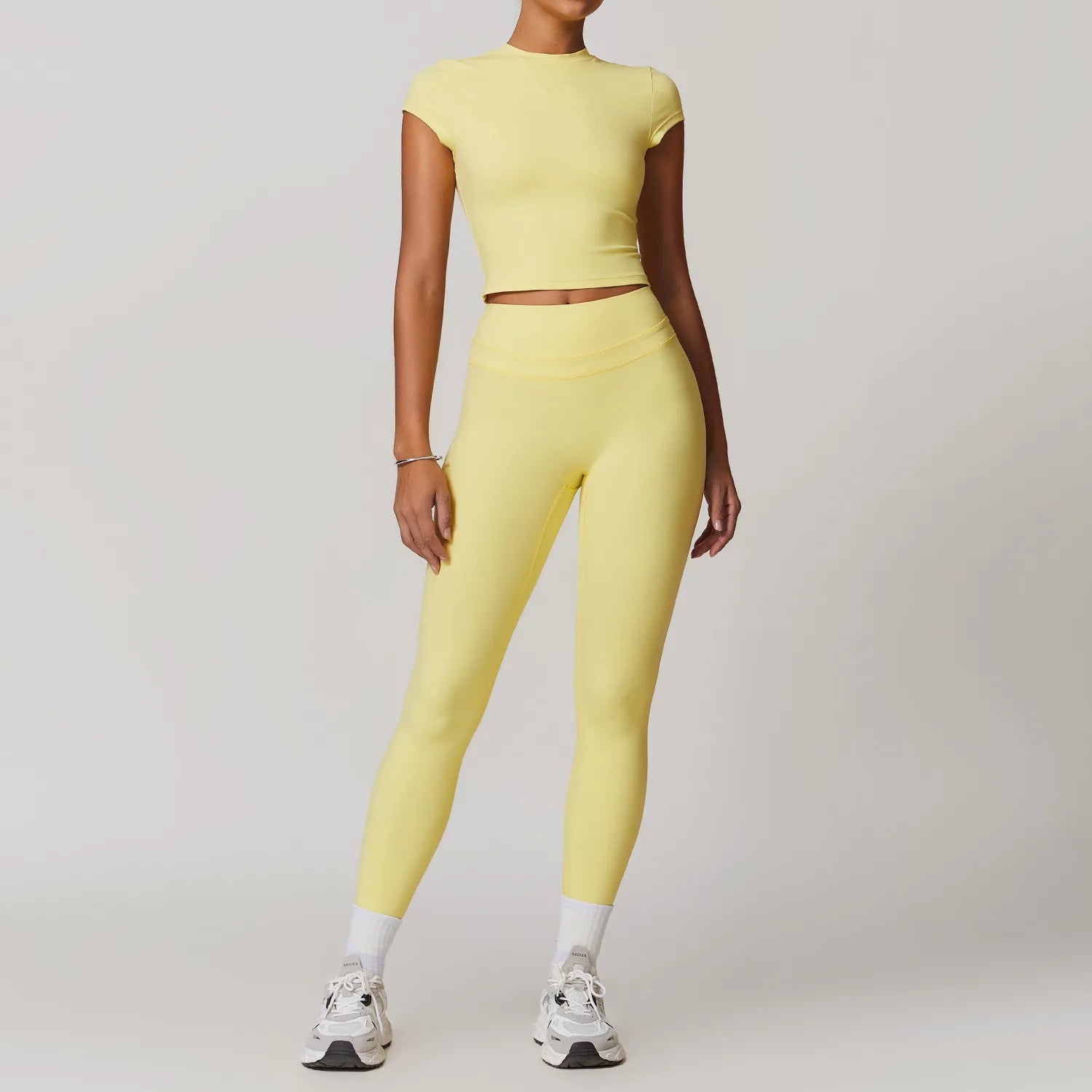 2-Piece Seamless Yoga and Fitness Set